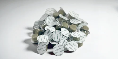 DiaShine Dental Spa Kit components arranged on tray including polishing paste, prophy angles and brushes for chair-side dental finishing